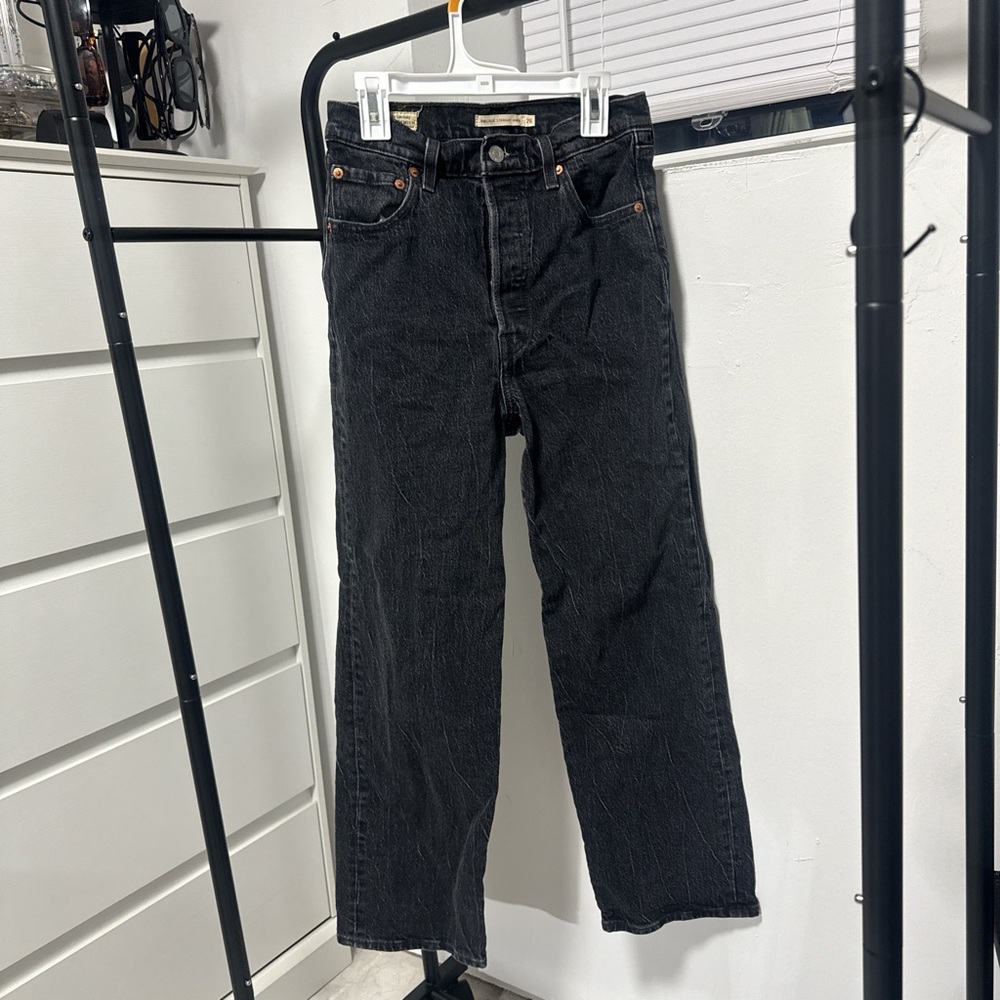 Levi’s Ribcage Straight Ankle Jeans – Black Wash